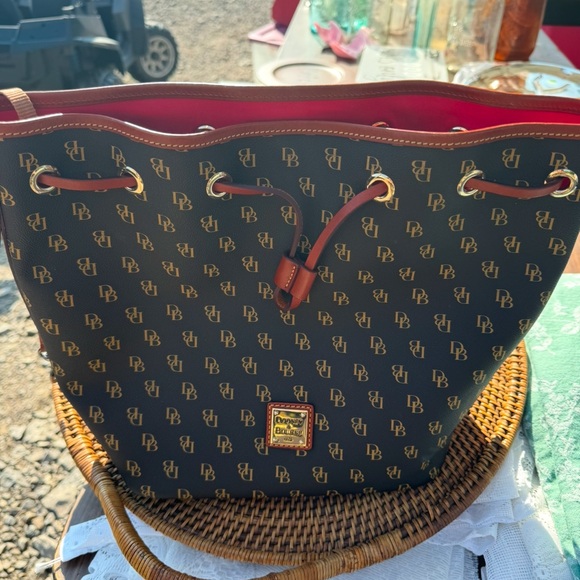 Dooney Purse. Only used 1 time. - Picture 3 of 4